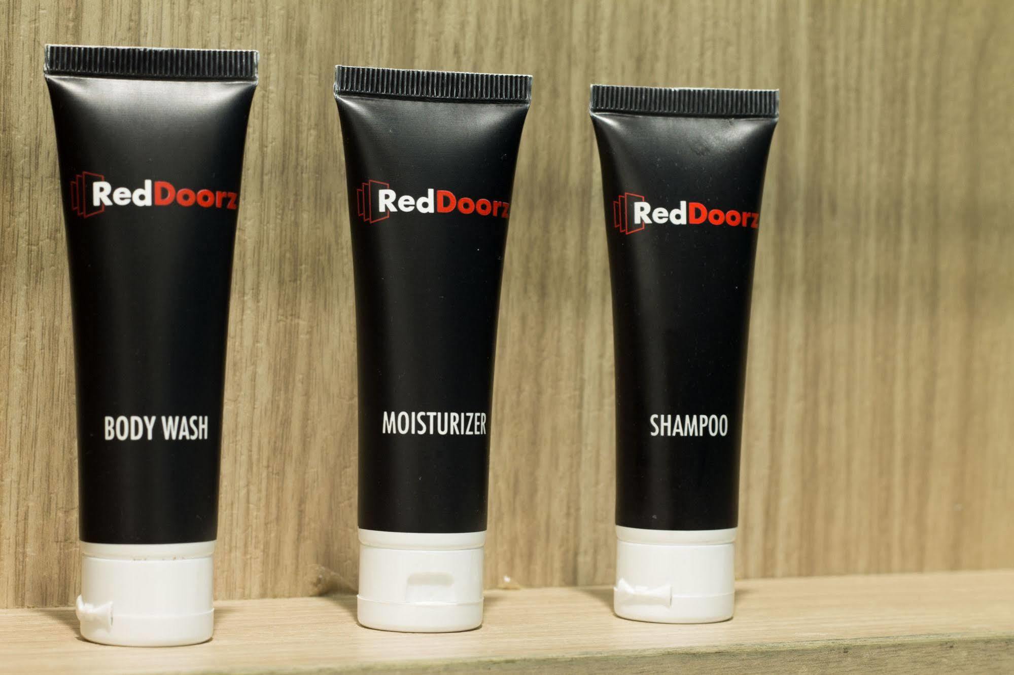 Reddoorz Plus @ Setiabudi Tengah Cakarta Dış mekan fotoğraf